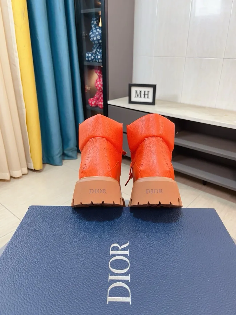 Men's shoes 💰600🌹🌹[Dior] Dior's new high-top imported cowhide ➕ cowhide lining, designed by European and American masters, perfect shape to create counter quality, solid color raw and wear-resistant outsole, original quality, unique and beautiful design, super versatile and very comfortable. High-end without losing taste, fashionable, cold-proof and warm! Absolute focus 39-44 size 38 45 customized